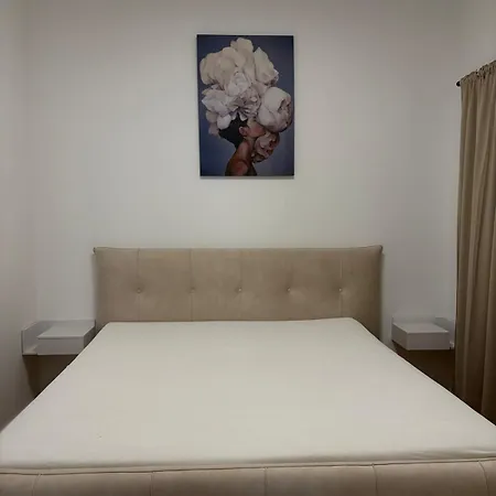 Nude Oasis 2 Lejlighed