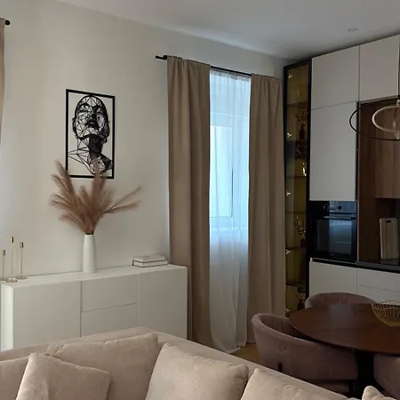 Nude Oasis 2 Makarska